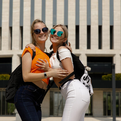 Addie 018 01-diana-and-victoria-in-world-cups-by-zishy.jpg