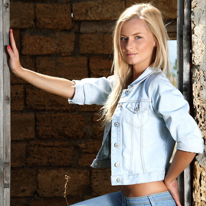 Alba 009 01-cute-alba.jpg