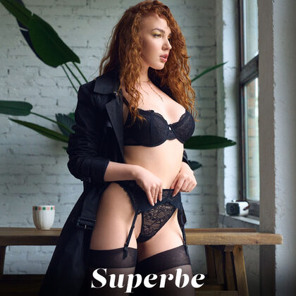 Anna Braveheart 001 02-anna-braveheart-home-alone-by-superbe-models.jpg