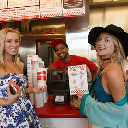 Arya Fae 003 01-arya-and-bailey-as-mall-rats-by-zishy.jpg