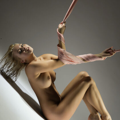 Berry 004 13-dianthe-artistic-act-by-stunning-18.jpg