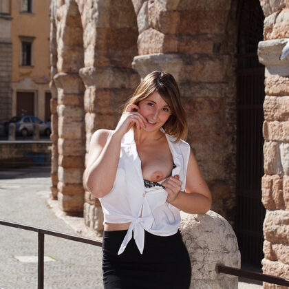 Carolina Firenze 001 03-carolina-firenze-breathing-italian-oxygen-by-zishy.jpg