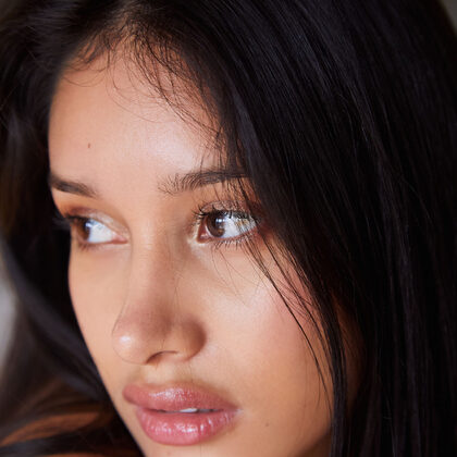 Carolina Guerrero 001 13-warm-indoor-kitchen-scene-with-carolina-guerrero-soft-natural-mood.jpg