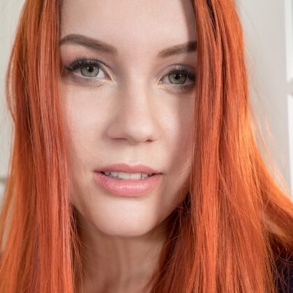 Charli Red 003 03-red-hair-kitchen-mood-with-charli-red-in-soft-indoor-glamour.jpg