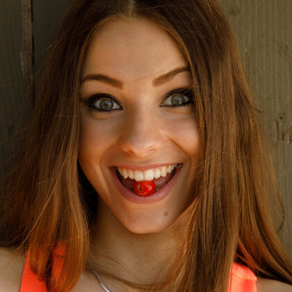 Clara Mabee 002 02-clara-mabee-sniffin-cherries-by-zishy.jpg