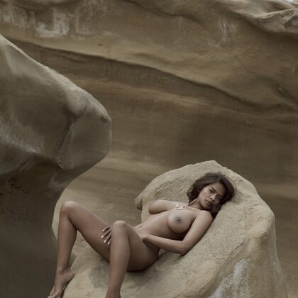 Clarencia Niamat 001 07-clarencia-niamat-playboy-netherlands.jpg