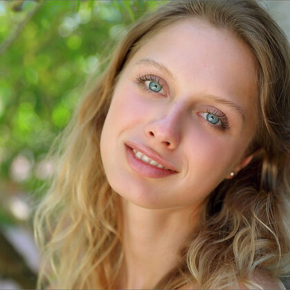 Clarice 043 13-clarice-peeking-into-paradise-by-mpl-studios.jpg