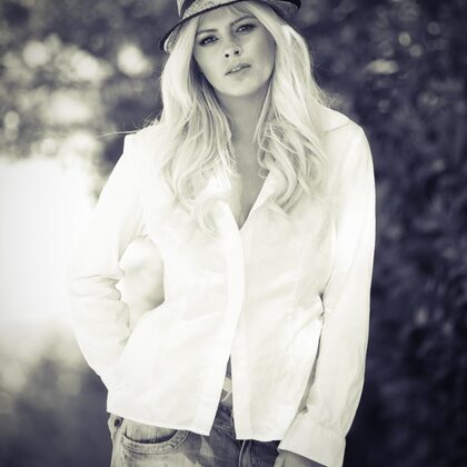 Danielle Sellers gallery 006