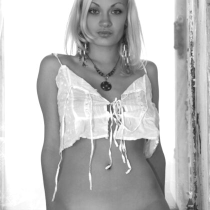 Daria B 001 08-met-art-presenting-daria-part-1.jpg