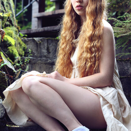 Dolly Little 003 01-dolly-little-strange-beauty-by-this-years-model.jpg