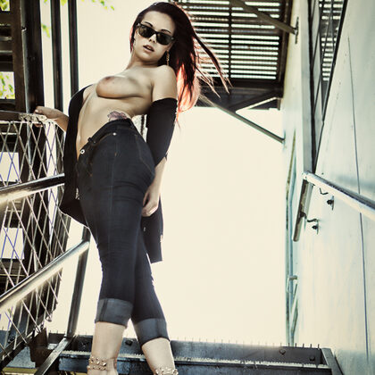 Elizabeth Marxs 005 12-elizabeth-marxs-staircase-strip.jpg