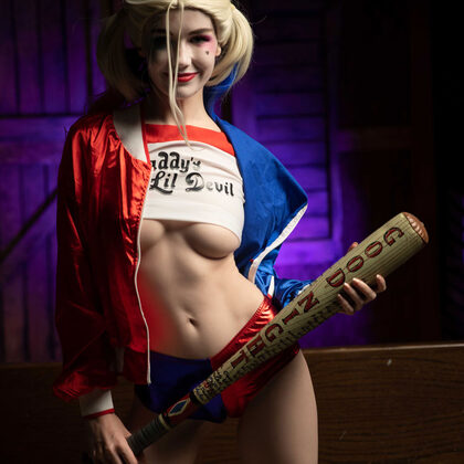 Emily Bloom 016 03-emily-bloom-harley-quinn.jpg