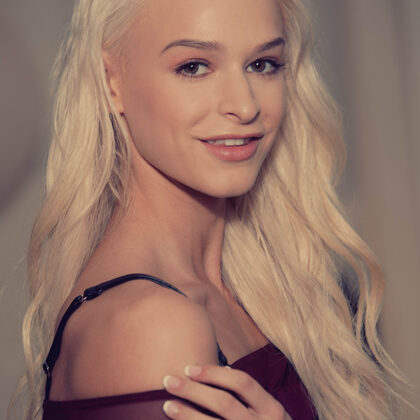 Emma Hix 005 14-emma-hix-meet-sweet-emma-by-this-years-model.jpg