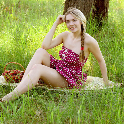 Eva Jude 002 03-aspen-strawberry-delight-by-mpl-studios.jpg