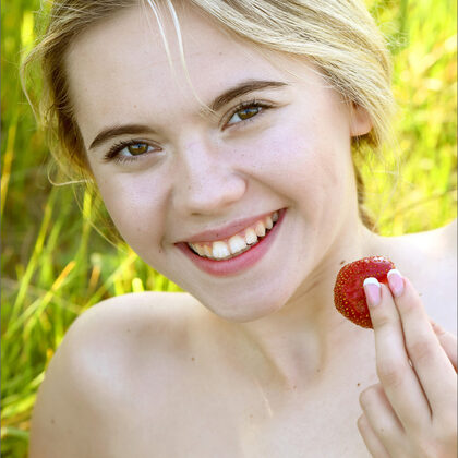 Eva Jude 002 08-aspen-strawberry-delight-by-mpl-studios.jpg