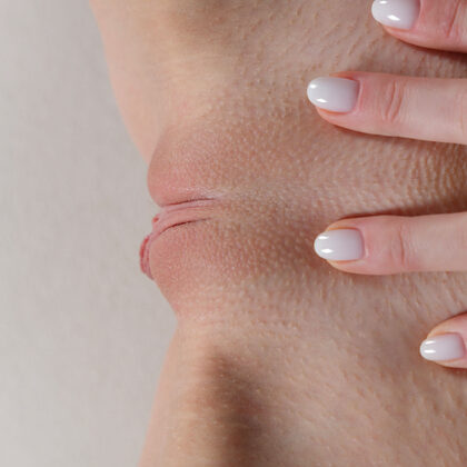 Foxy Sofilie 001 12-foxy-sofilie-naked-and-sensual-in-white-sheets.jpg