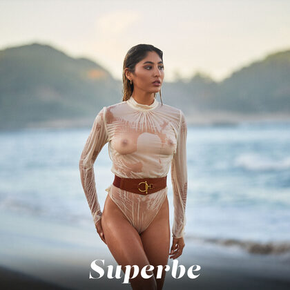 Georgina Cortez 001 01-georgina-cortez-driftwood-by-superbe-models.jpg