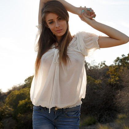 Gracie Thibble 002 02-gracie-thibble-for-blue-jeans-by-zishy.jpg