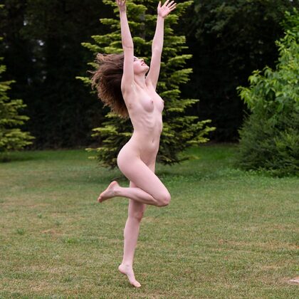 Guinevere Huney 001 14-playful-outdoor-bikini-scene-with-guinevere-huney-in-nature-light.jpg