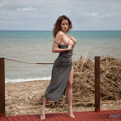 Guinevere Huney 025 01-hope-over-the-gangway-by-photodromm.jpg