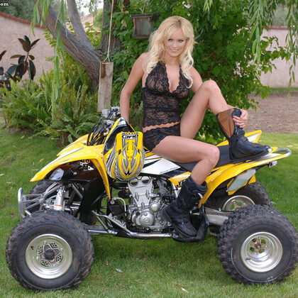 Hanna Hilton 002 01-hanna-hilton-and-yellow-machine.jpg