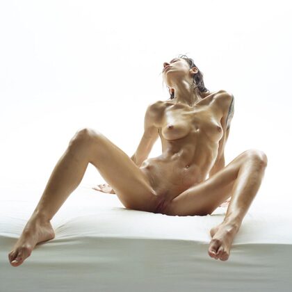 Hannah E 003 07-rose-body-sculpting-by-hegre.jpg