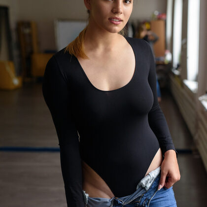 Harissa Berry 001 04-harissa-berry-studio-nudio-by-zishy.jpg