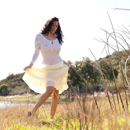 Jelena Jensen 019 05-jelena-jensen-in-nature.jpg