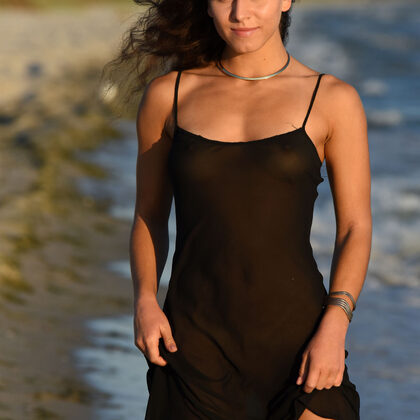 Kailyn 003 01-kailyn-high-tide-by-met-art.jpg