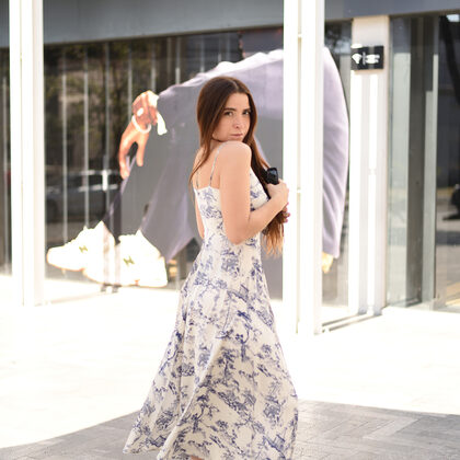 Karina Dayanara 001 01-city-sidewalk-floral-dress-photo-walk-with-bella-style-afternoon.jpg