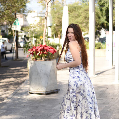 Karina Dayanara 001 05-city-sidewalk-floral-dress-photo-walk-with-bella-style-afternoon.jpg