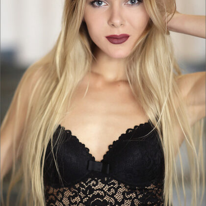 Karissa Diamond 010 02-karissa-diamond-stepping-out-by-mpl-studios.jpg