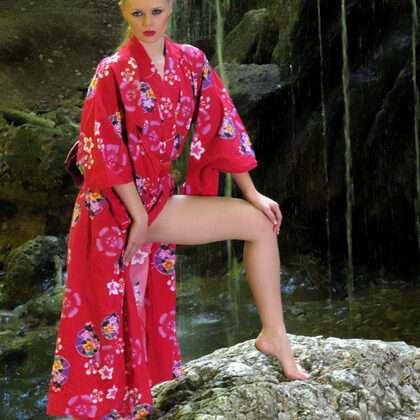 Kasana 004 08-danielle-waterfall.jpg