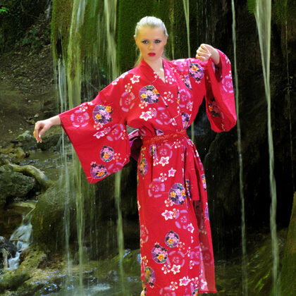 Kasana 004 09-danielle-waterfall.jpg