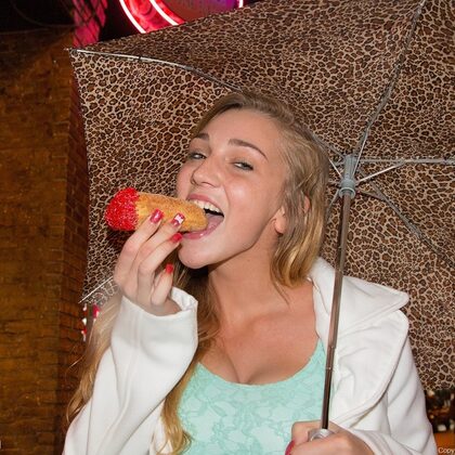 Kendra Sunderland 005 05-ftv-kendra-night-out.jpg