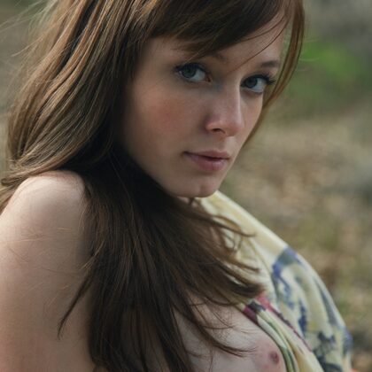 Kenze Thomas 005 09-ellie-jane-picnic-by-this-years-model.jpg