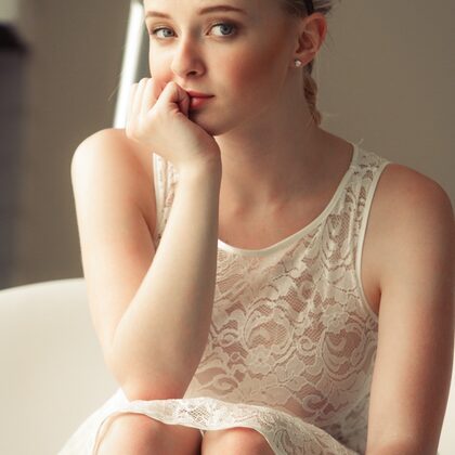 Kenze Thomas 016 01-ellie-jane-elegant-by-this-years-model.jpg