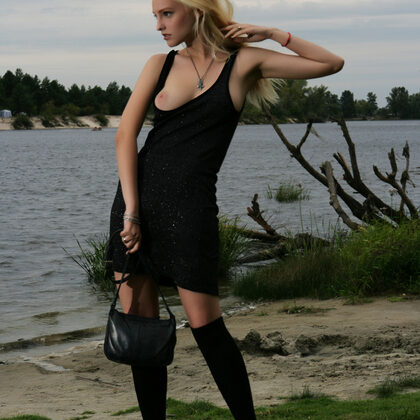 Kira W 004 01-kira-w-pure-white.jpg