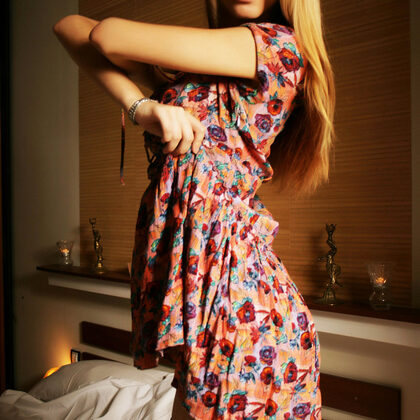 Kira W 013 04-amazing-kira-w.jpg