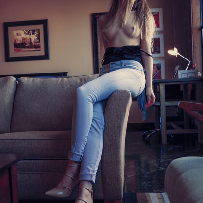 Lana Lea 005 03-lana-lea-in-the-jeans-by-this-years-model.jpg