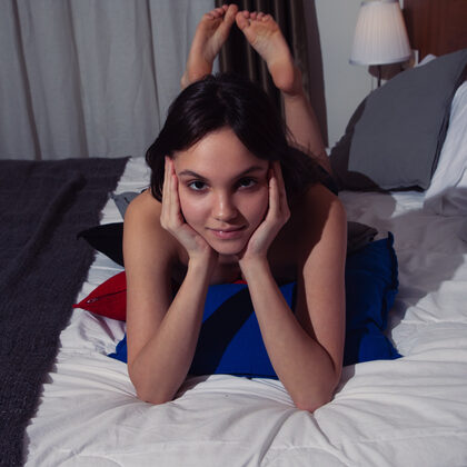 Lara Maiser 006 07-lara-masier-sleeps-over-by-this-years-model.jpg