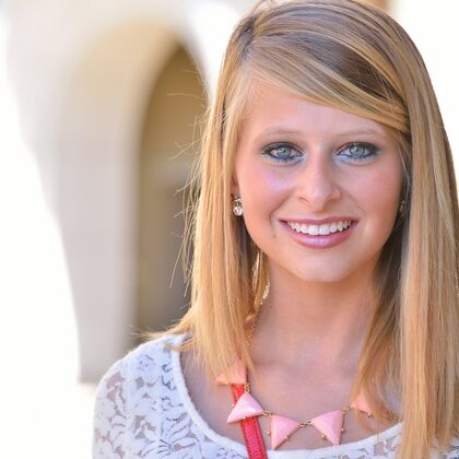 Lauren Clare 005 02-ftv-lauren-in-public.jpg