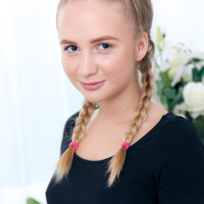 Layza 004 01-amour-angels-presenting-layza.jpg