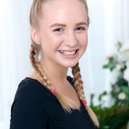 Layza 004 03-amour-angels-presenting-layza.jpg