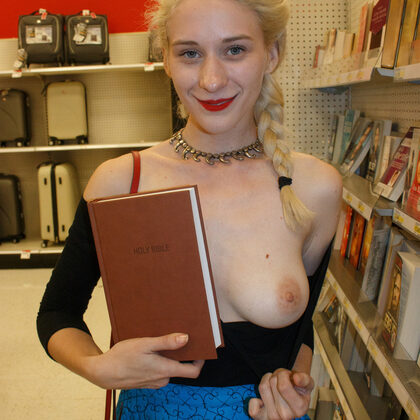 Leisel Bonnke 001 06-leisel-bonnke-the-seasonal-aisle-by-zishy.jpg