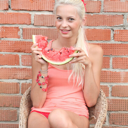 Leonie 008 01-linda-lush-by-amour-angels.jpg