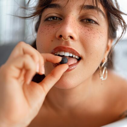 Lialiada 001 01-lialiada-playful-bathtub-tease-with-stockings-lingerie-and-smile.jpg