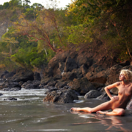 Lilly 002 07-lilly-in-water.jpg