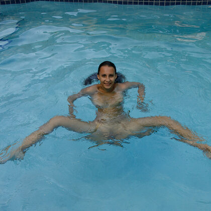 Lilo Mai 003 05-lilo-mai-dolphin-bodies-by-zishy.jpg