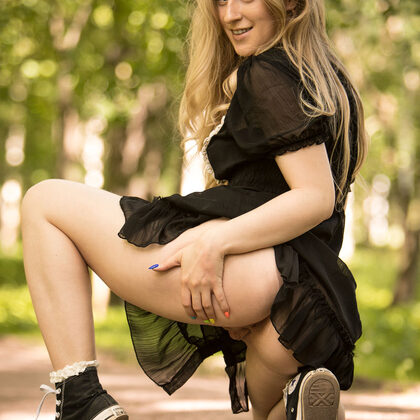 Lily Poison 005 04-lil-ivy-summer-fun-by-femjoy.jpg